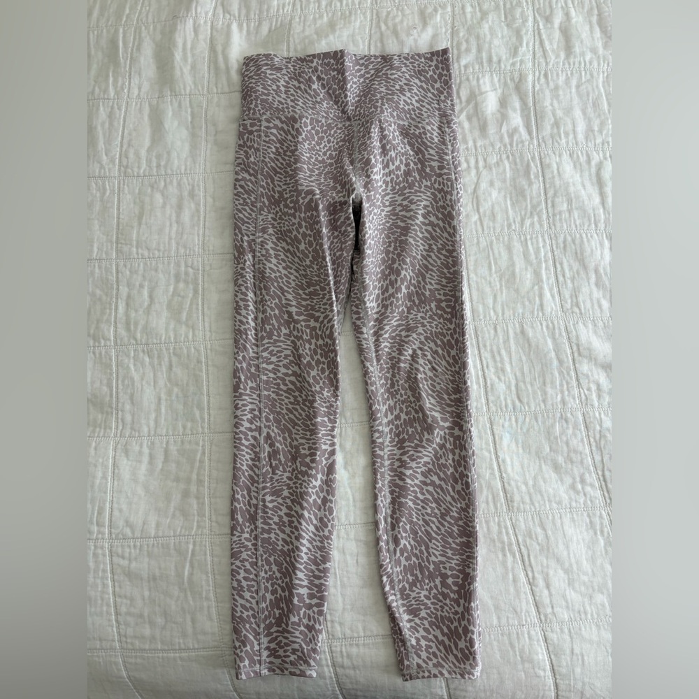 Vuori All the Feels Cut Leopard Leggings